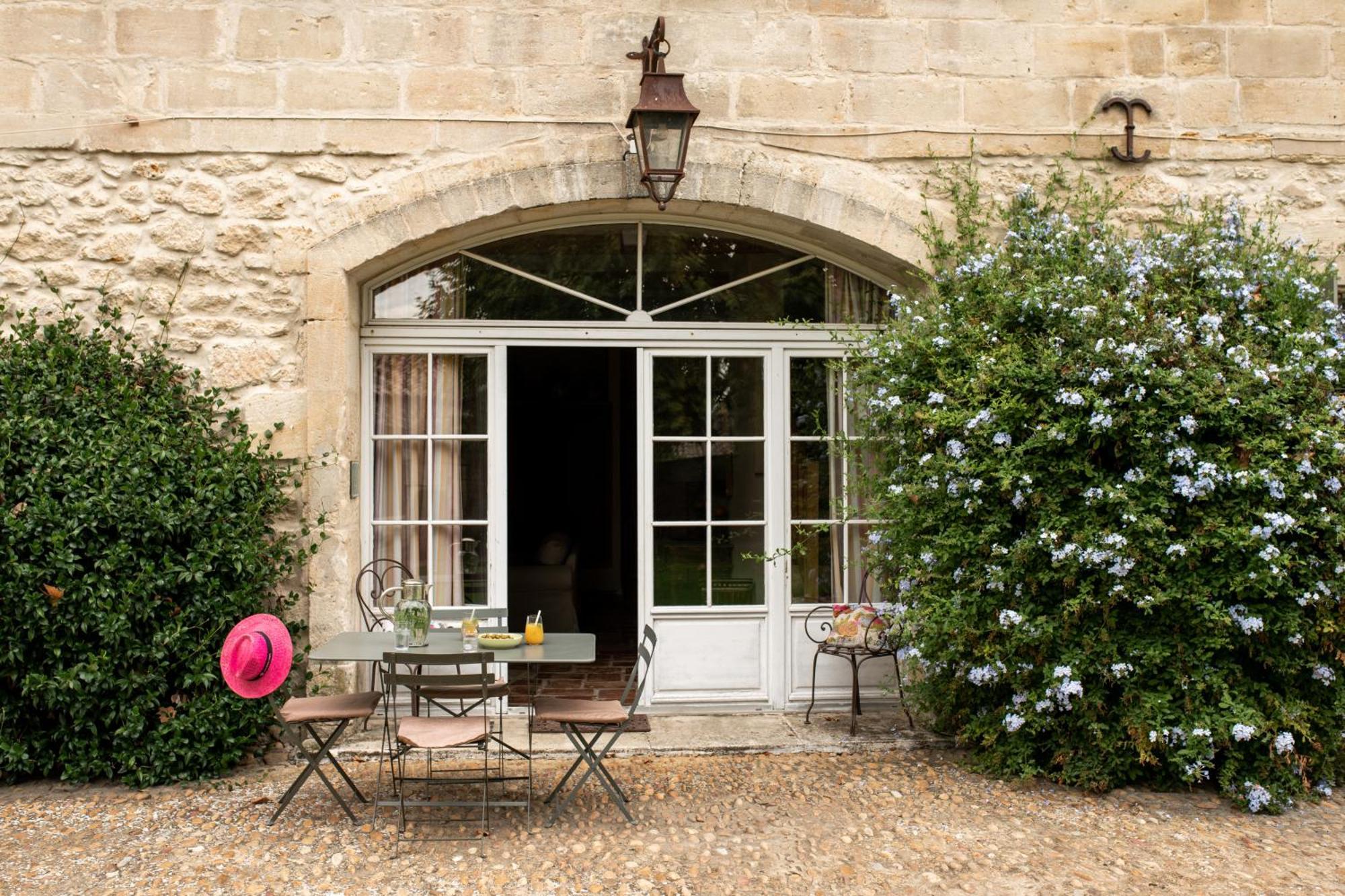 Hotel Et Appartements Domaine Des Clos - Teritoria Beaucaire (Gard) Exterior photo